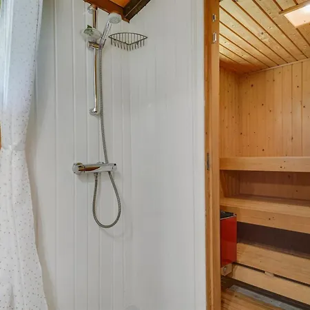 Kaarle - 400m To The Fjord By Interhome *